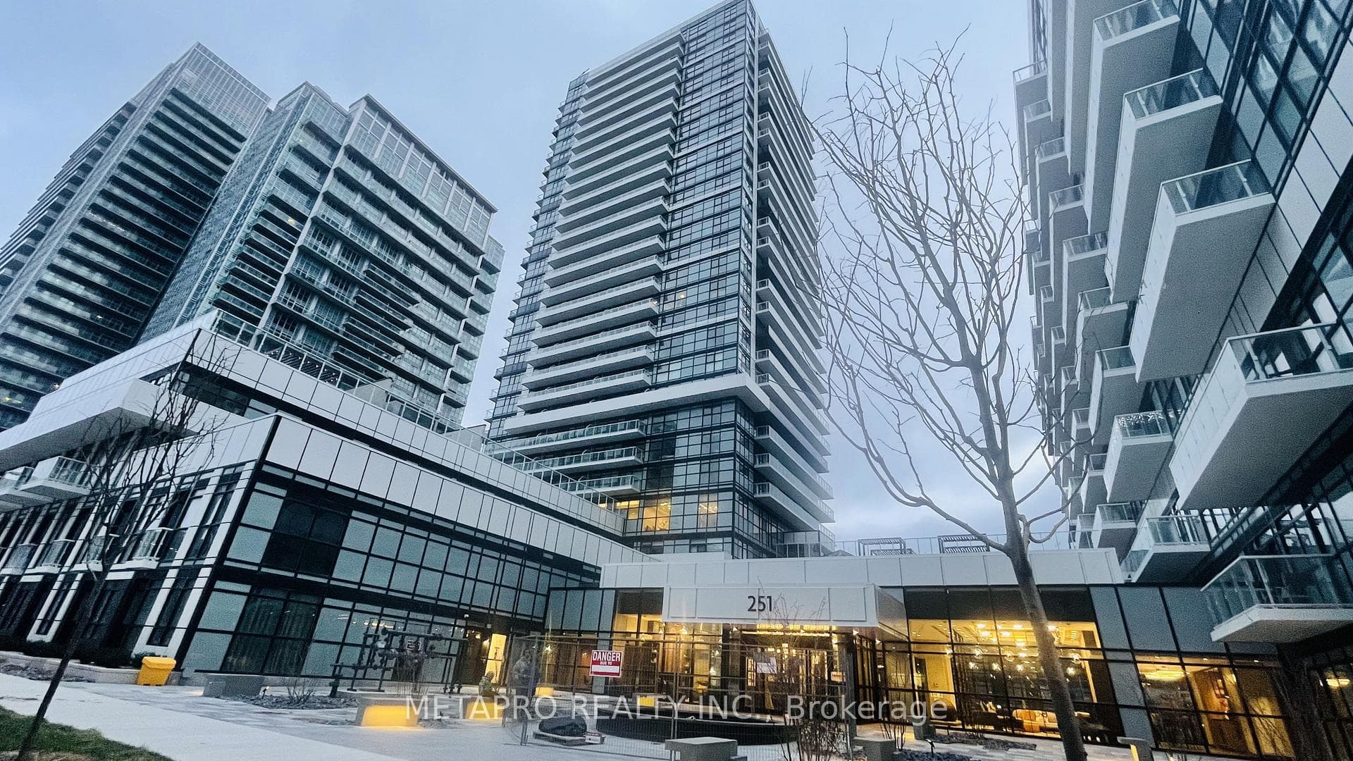 251 Manitoba Street Unit 2601, Liberty Village / Parkdale / South Parkdale, ON M8Y 0C7 - Photo 1