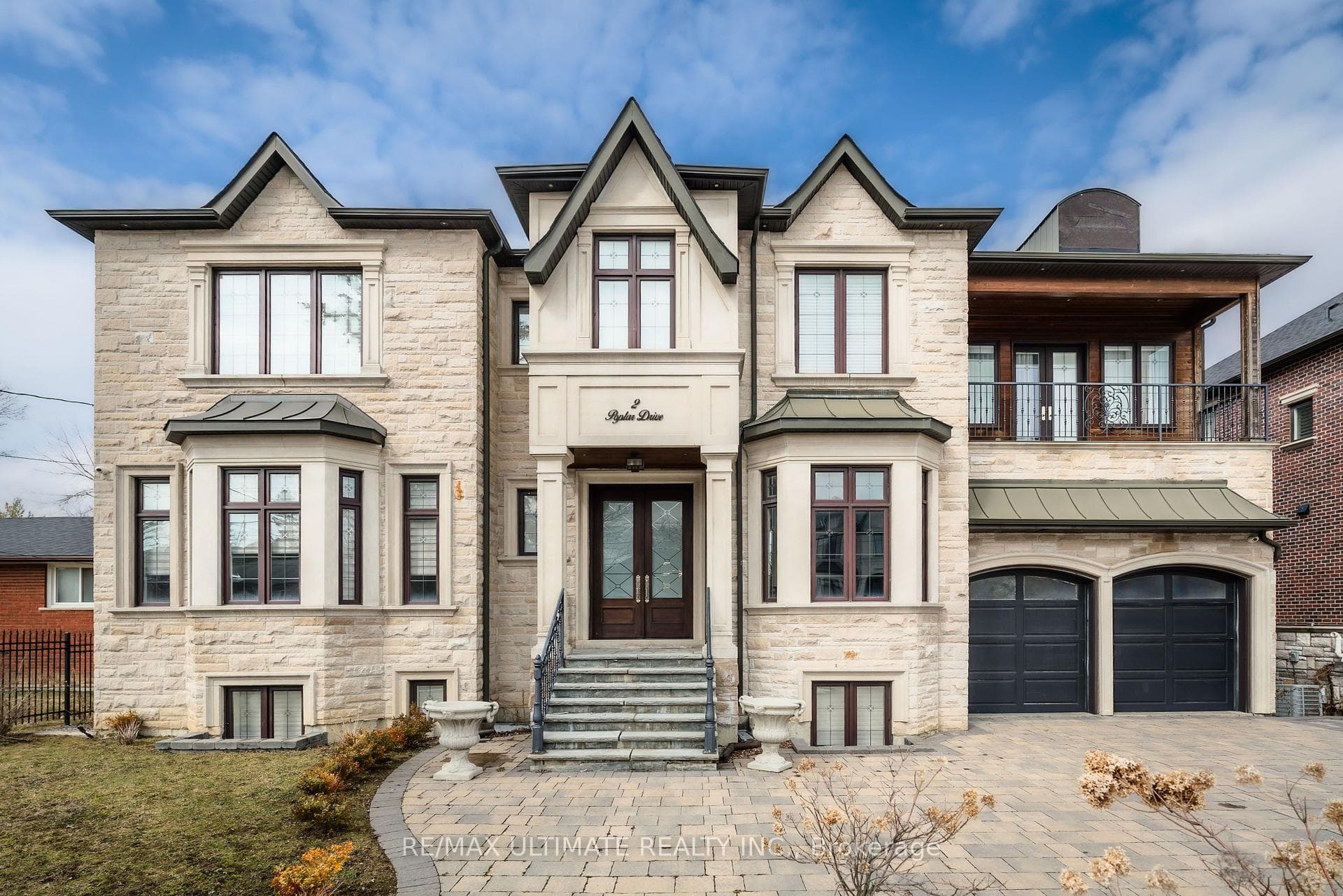 2 Poplar Drive, Richmond Hill, ON L4E 2W5 - Photo 1