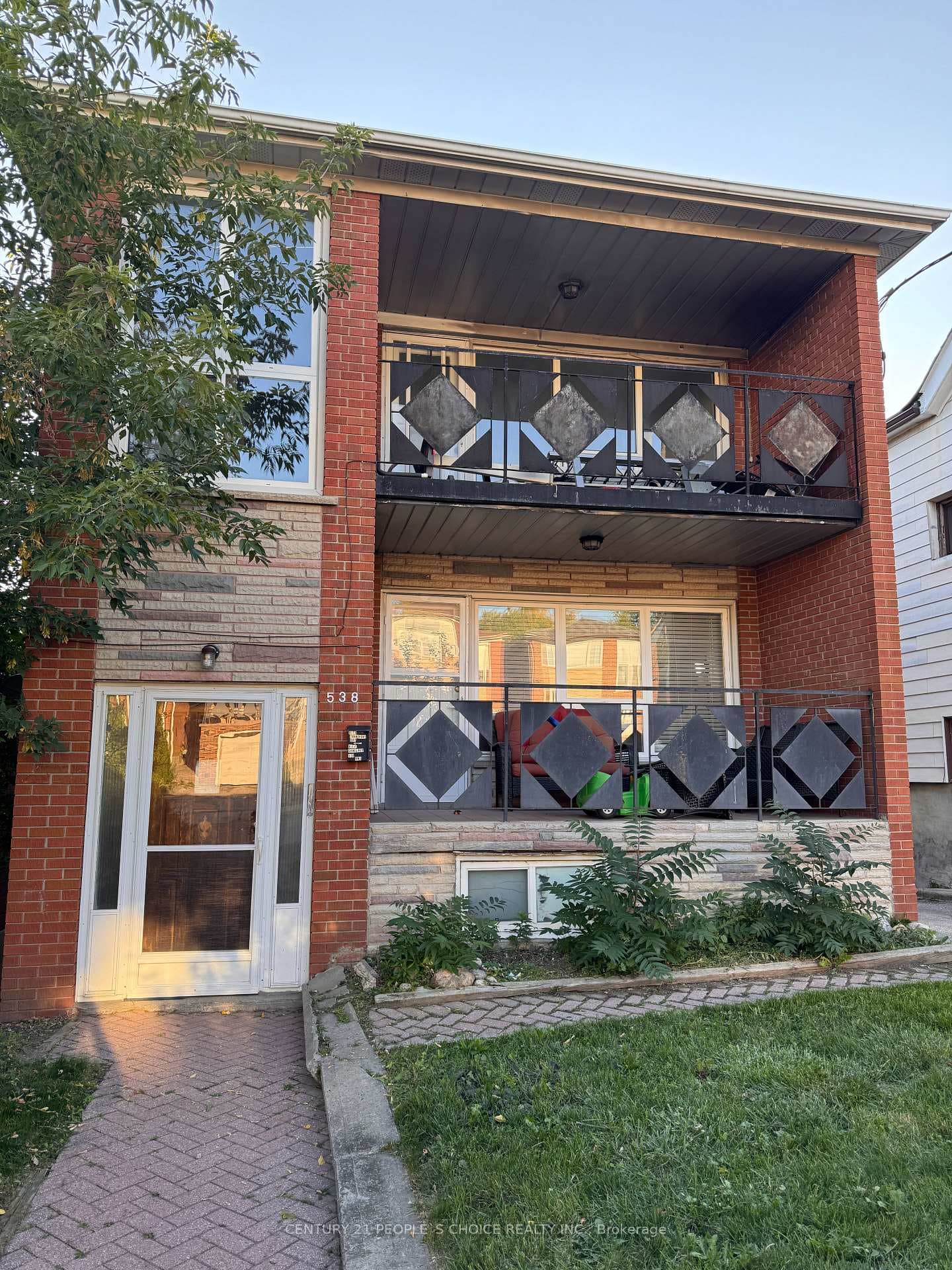 538 Caledonia Road, Keelesdale / Eglinton West, ON M6E 4V4 - Photo 1