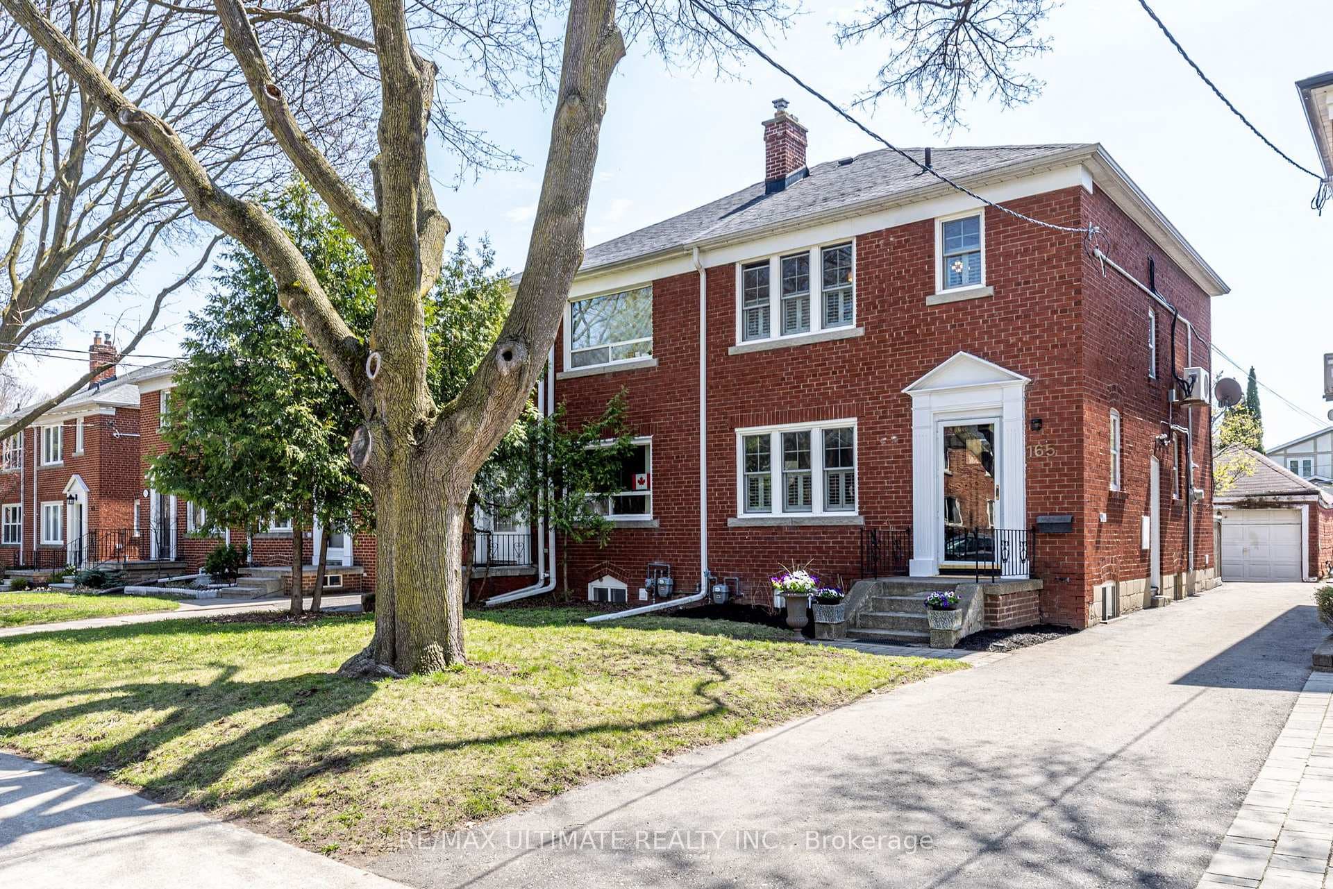 165 Divadale Drive, Flemingdon Park / Don Mills, ON M4G 2P5 - Photo 1