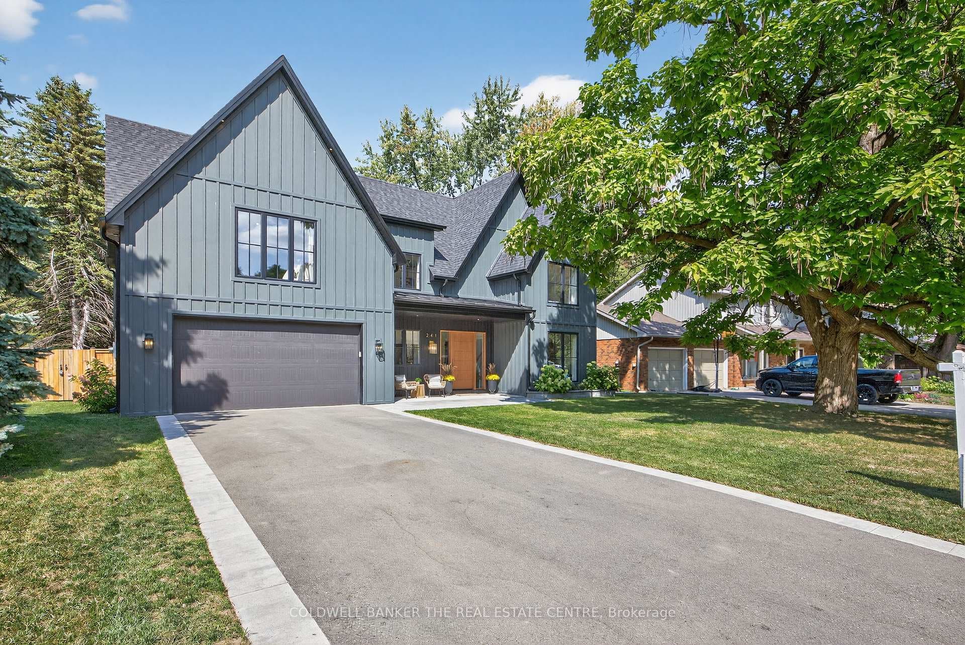 241 Woodmount Place, Newmarket, ON L3Y 1R5 - Photo 1