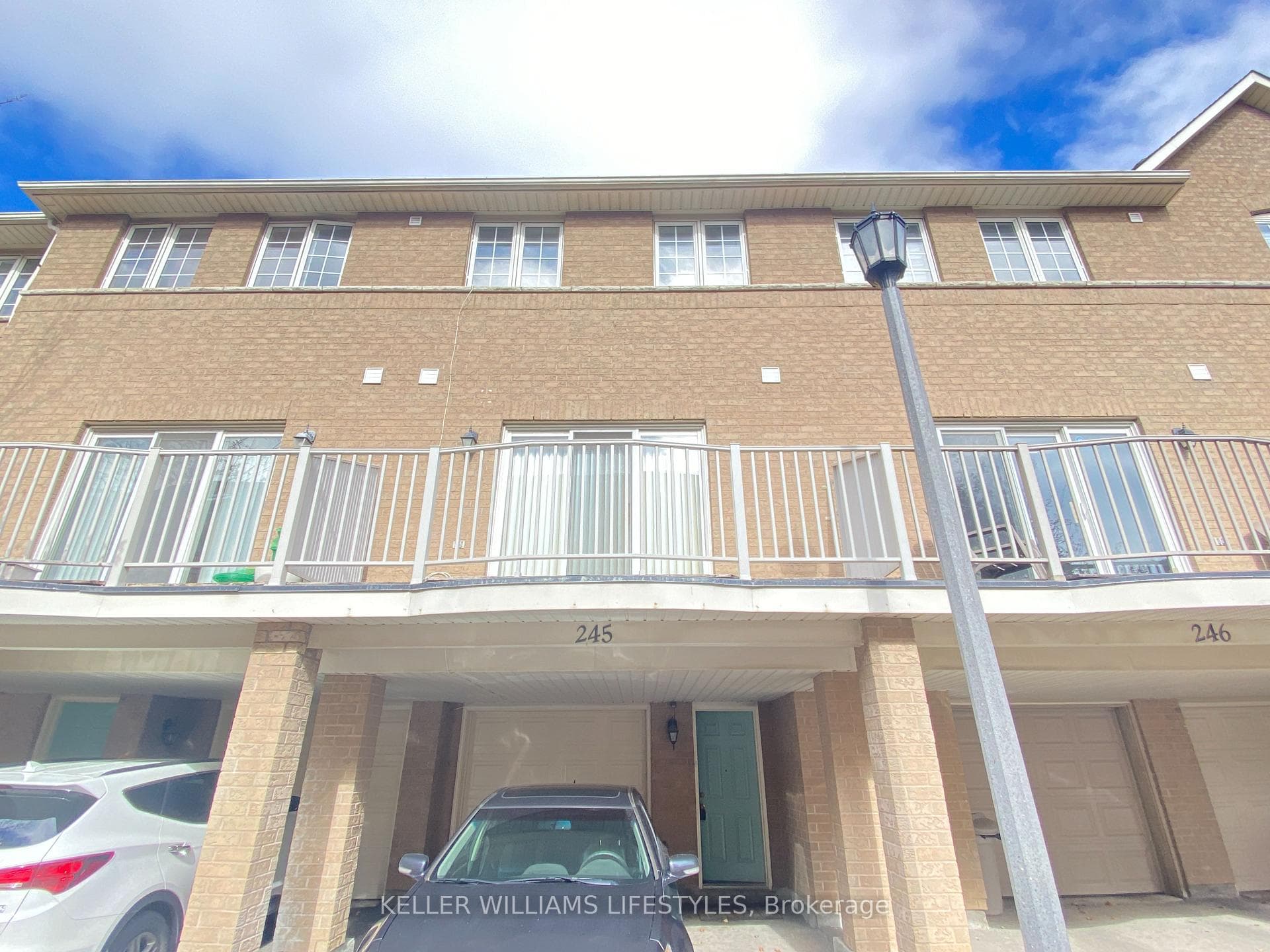 23 Observatory Lane Unit 245, Richmond Hill, ON L4C 0M7 - Photo 1