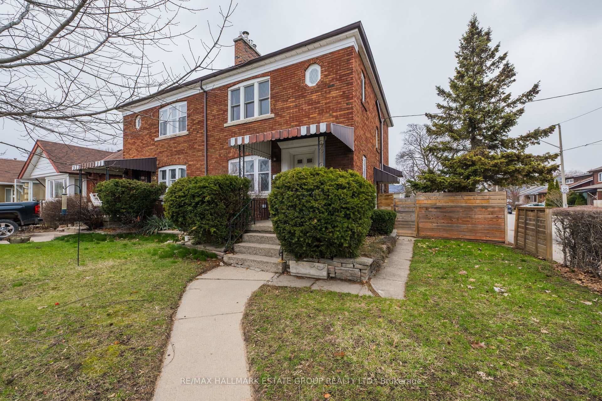 242 O'Connor Drive, Toronto E03