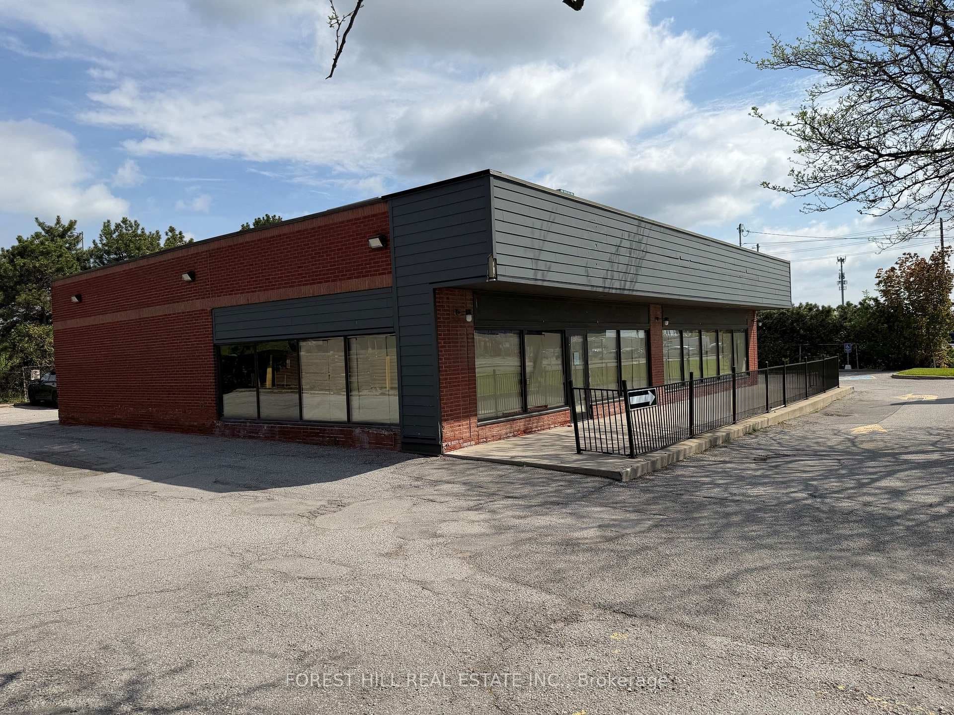 374 Evans Avenue, Liberty Village / Parkdale / South Parkdale, ON M8Z 1K6 - Photo 1