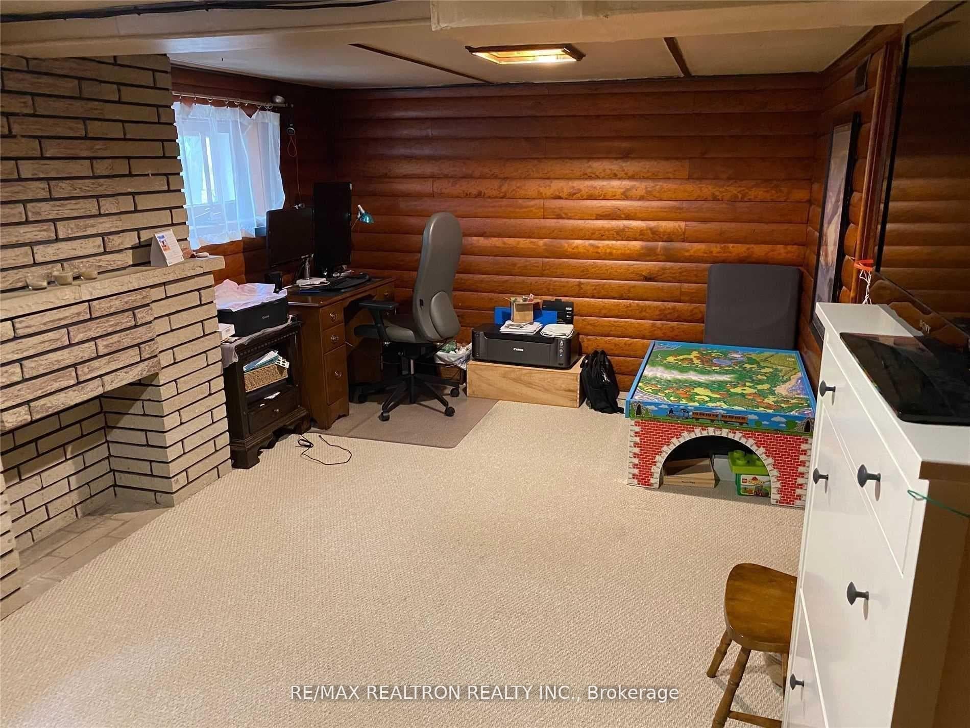 71 Lesmount Avenue Unit Lower, Danforth / East York, ON M4J 3V7 - Photo 1