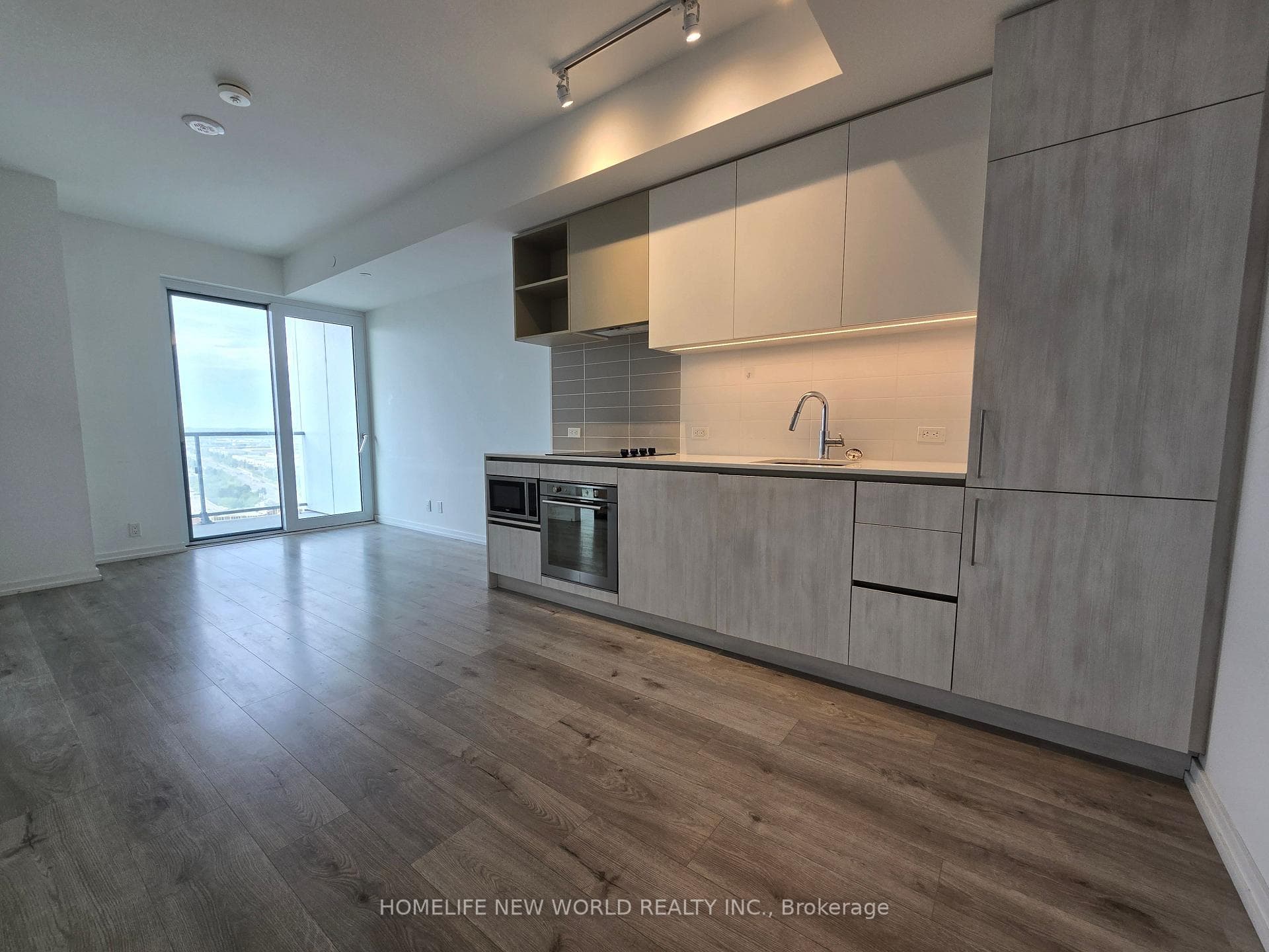 1000 Portage Parkway Unit 2115, Vaughan