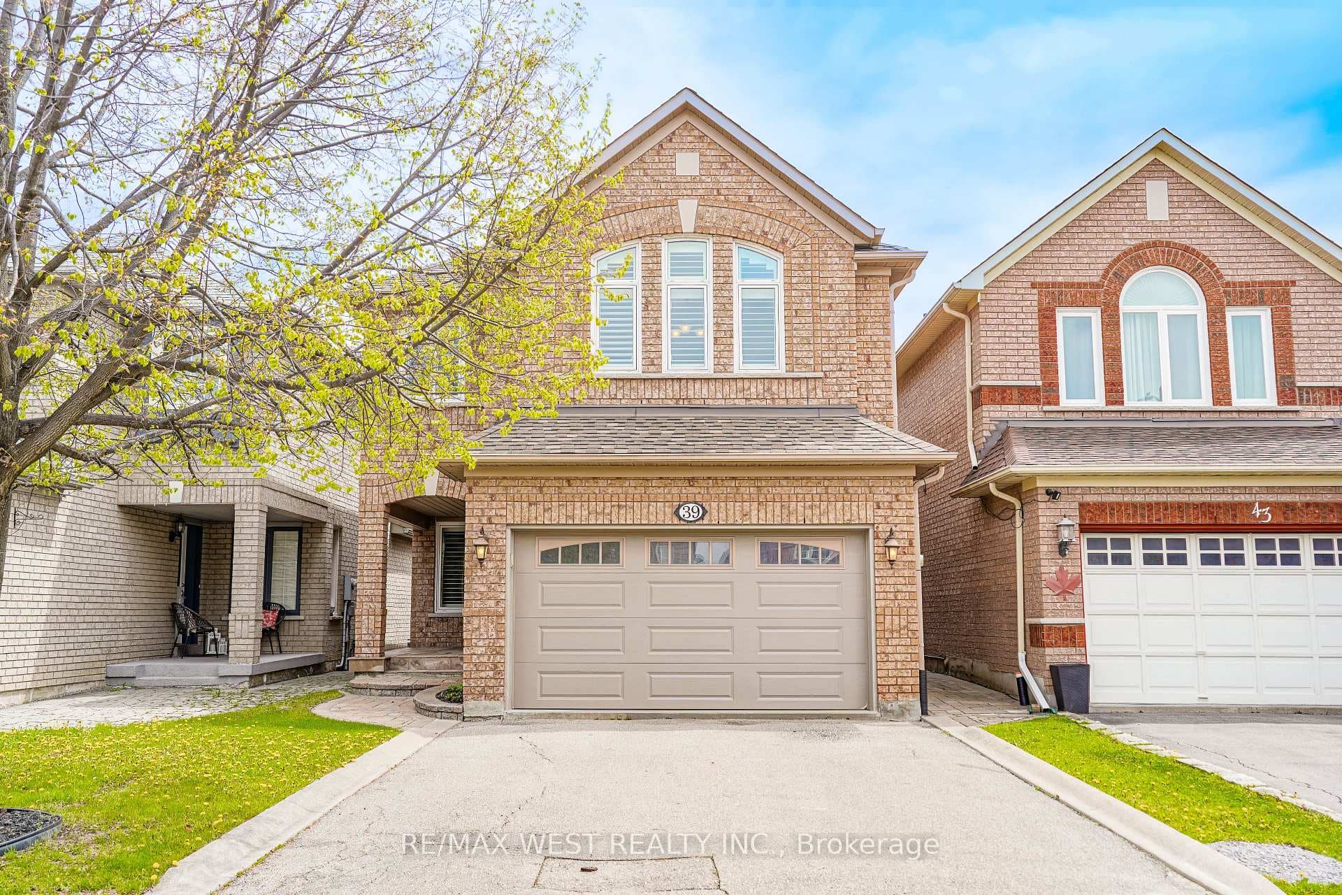 39 Sylwood Crescent, Vaughan, ON L6A 2R2 - Photo 1