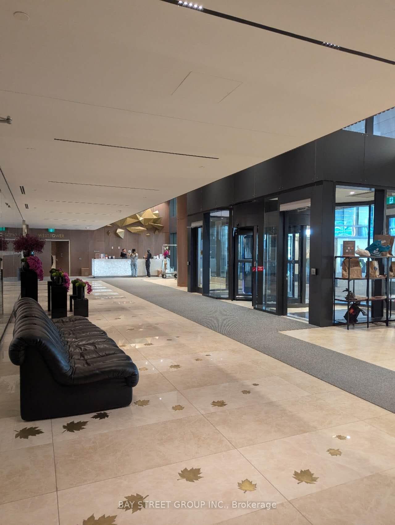 3 Concord Cityplace Way Unit 4905, Downtown Toronto / Waterfront, ON M5V 0X4 - Photo 1