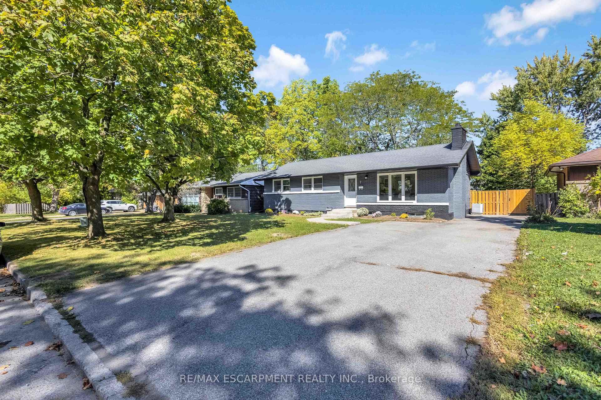 7 Swan Drive, St. Catharines, ON L2T 2C2 - Photo 1