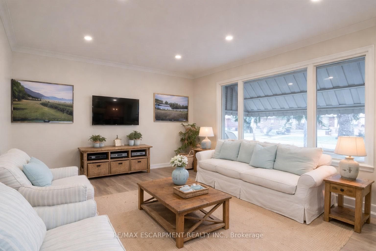 9 West 22nd Street Unit 1, Hamilton, ON L9C 4N4 - Photo 1