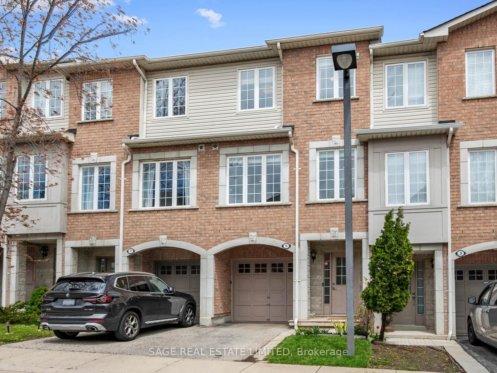 3071 Treadwells Drive Unit 5, Mississauga, ON L4X 1L5 - Photo 1