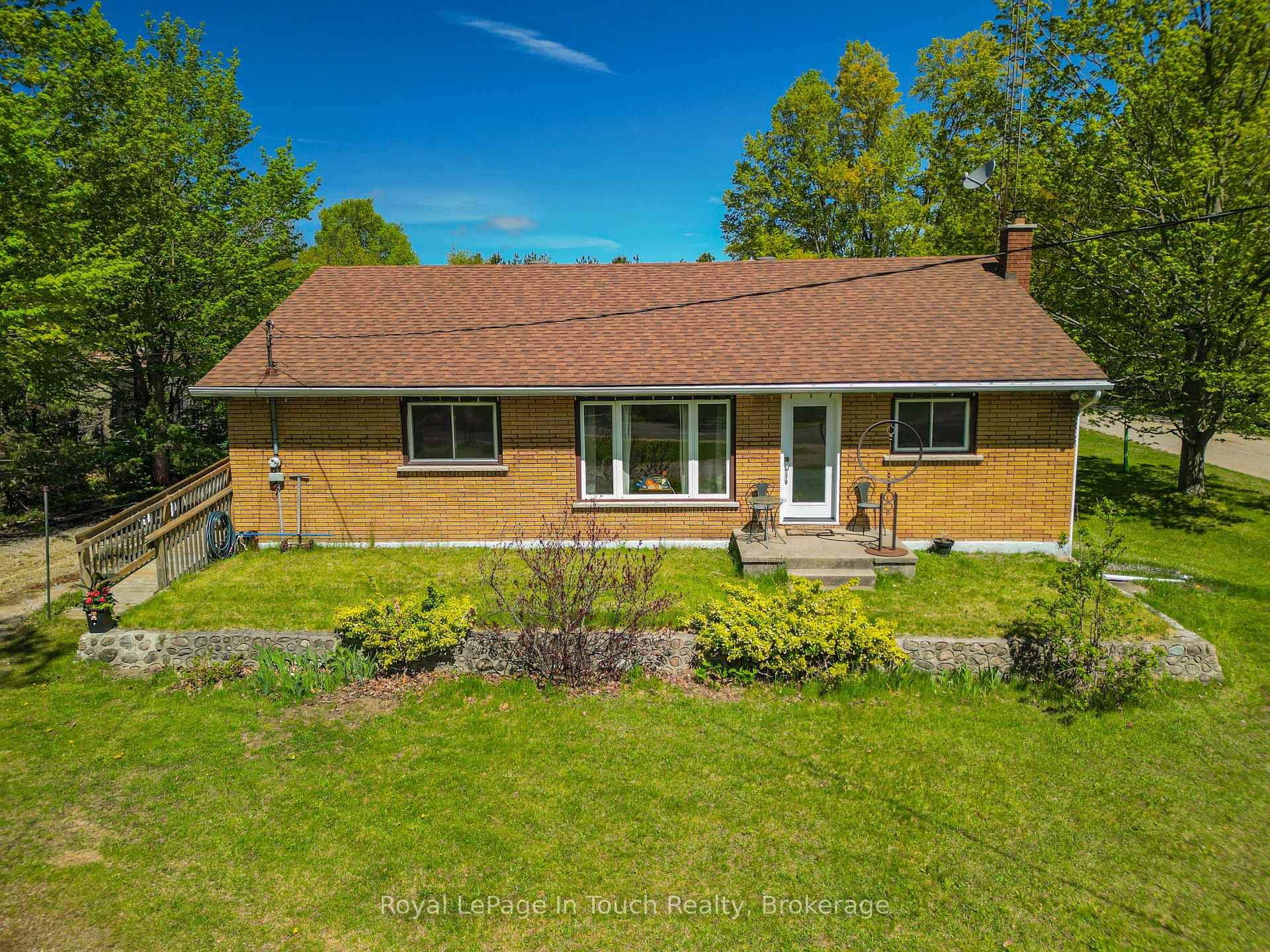 859 CEDAR POINT Road, Tiny