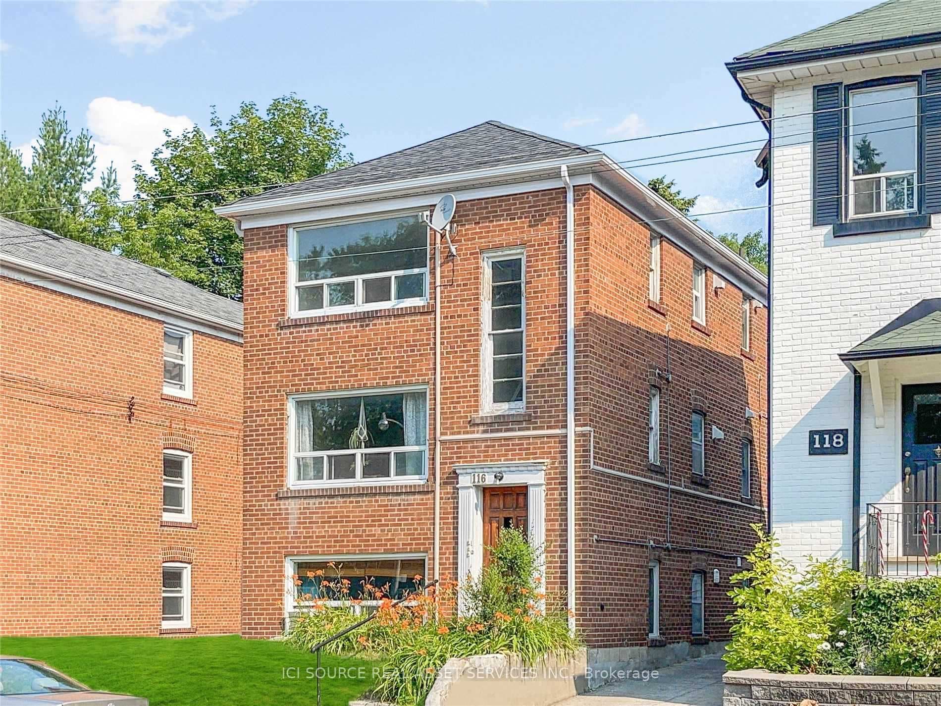 116 Eastwood Road Unit 2, The Beaches / Upper Beaches, ON M4L 2C9 - Photo 1
