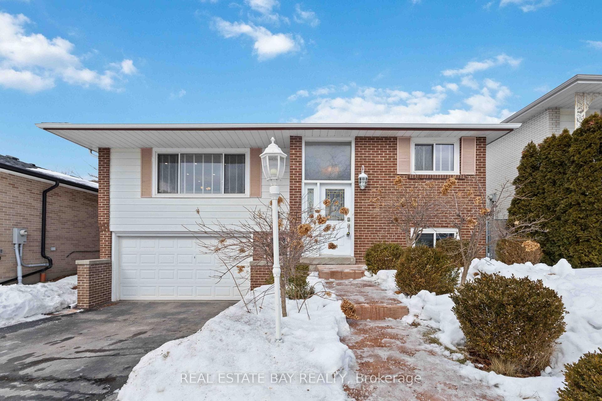 44 ANGORA Street, Scarborough (West Hill / Highland Creek), ON M1G 1L7 - Photo 1