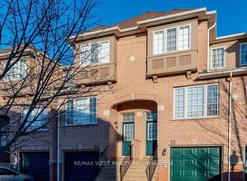 3020 Cedarglen Gate Unit 33, Mississauga, ON L5C 4S7 - Photo 1