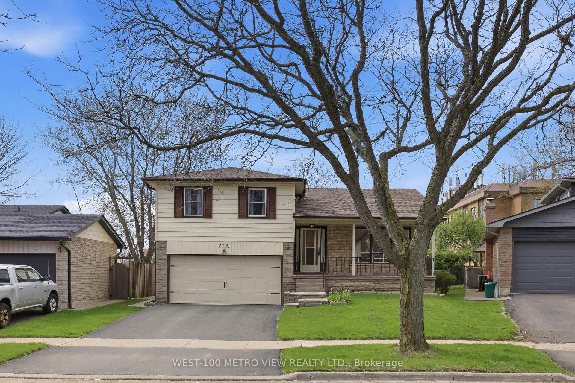 3099 Bentworth Drive, Burlington