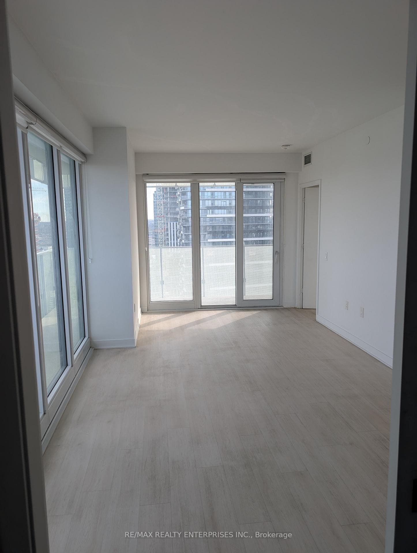 3900 Confederation Parkway Unit 1904, Mississauga, ON L5B 0M3 - Photo 1