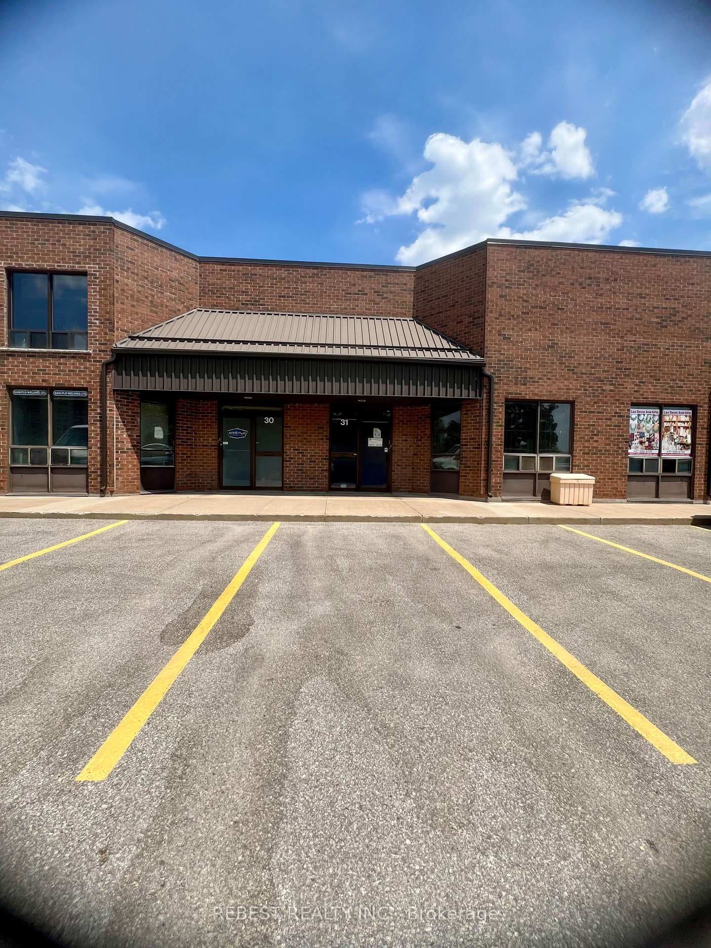 8560 Torbram Road Unit 31, Brampton, ON L6T 5C9 - Photo 1