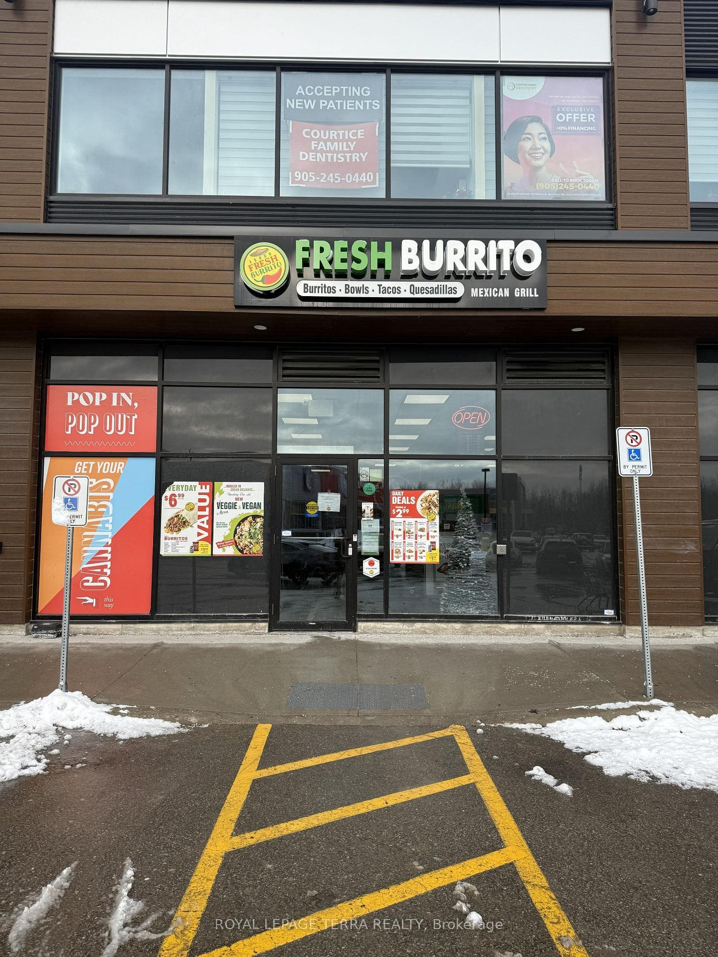 1635 Durham Regional Highway 2 Highway Unit 103, Clarington, ON L1E 2R7 - Photo 1