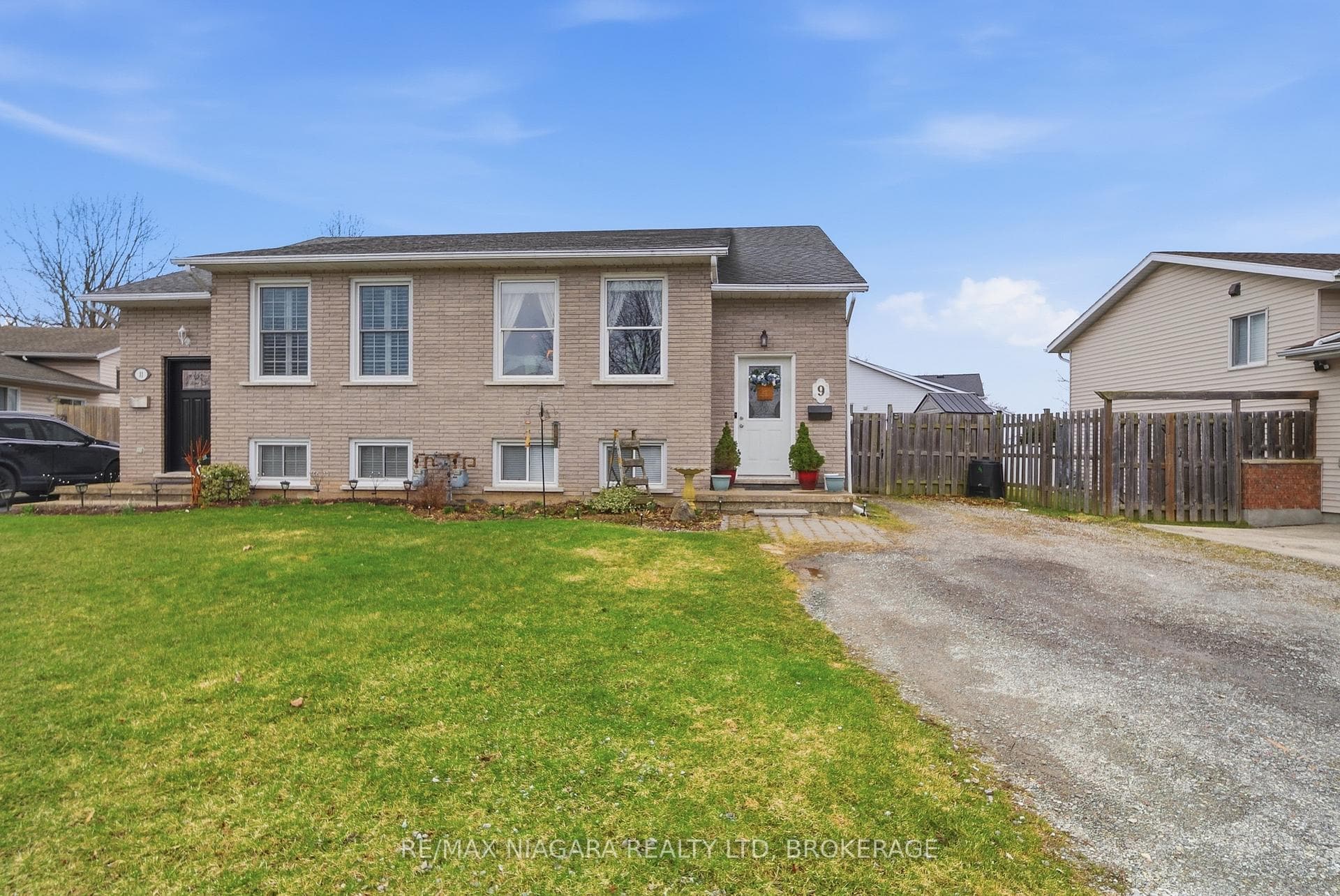 9 Joshua Court, Welland, ON L3C 7E3 - Photo 1