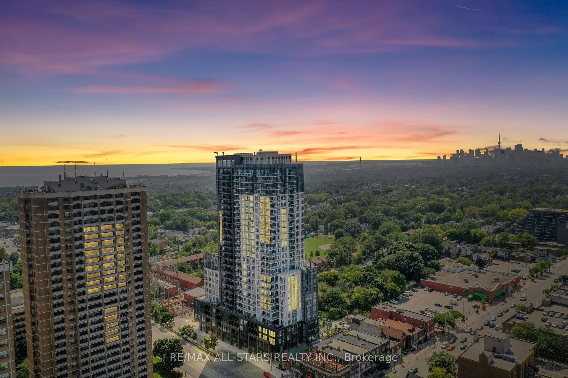 286 Main Street Unit 1811, The Beaches / Upper Beaches, ON M4C 0B3 - Photo 1