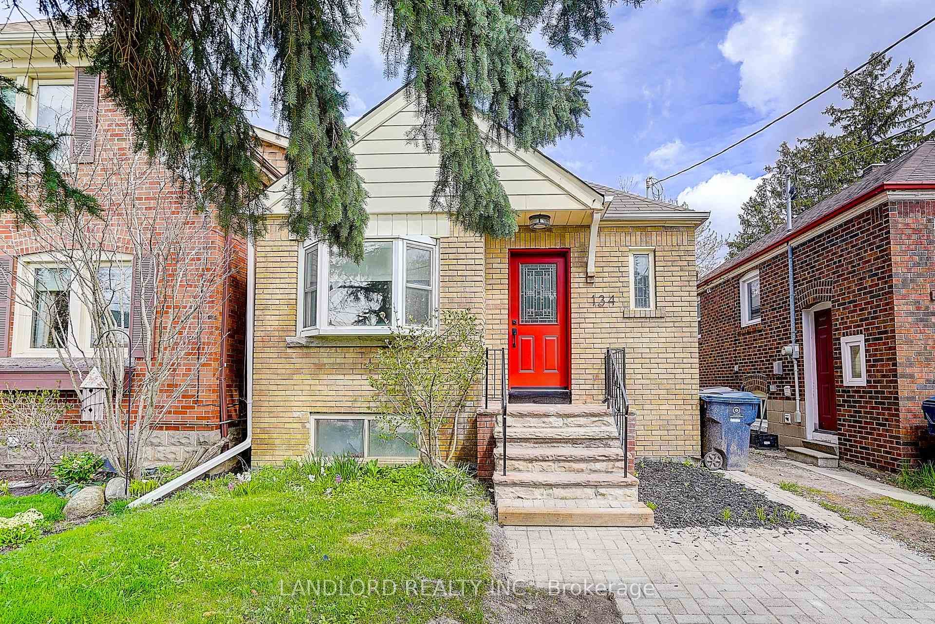 134 Gloucester Grove, Forest Hill / Deer Park, ON M6C 2B1 - Photo 1