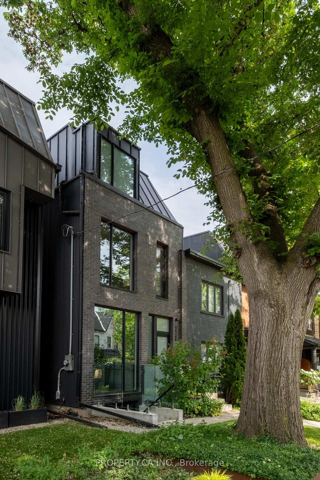 165 Lisgar Street, Downtown Toronto / Waterfront, ON M6J 3G4 - Photo 1