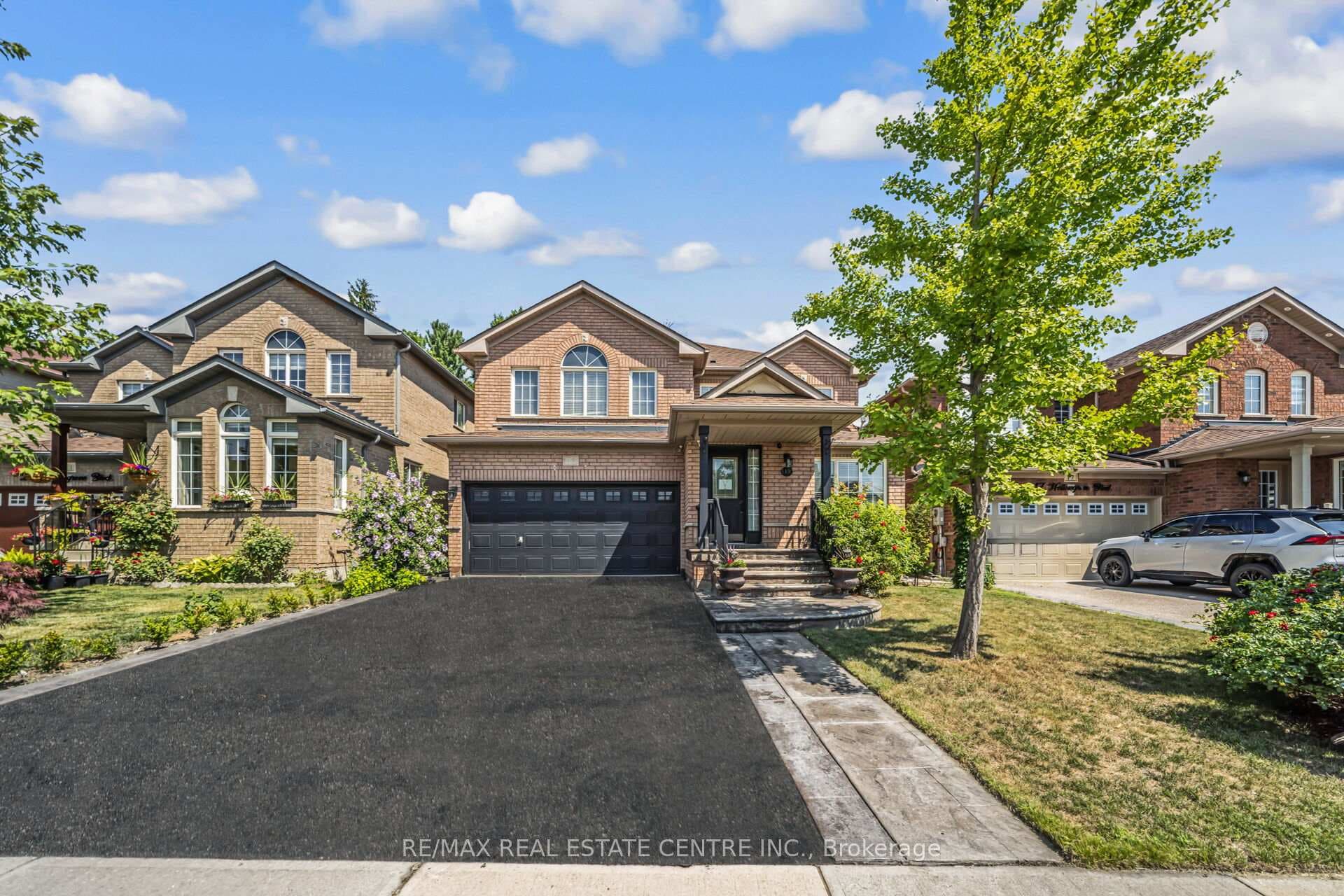 19 Hollowgrove Boulevard, Brampton, ON L6P 1B1 - Photo 1