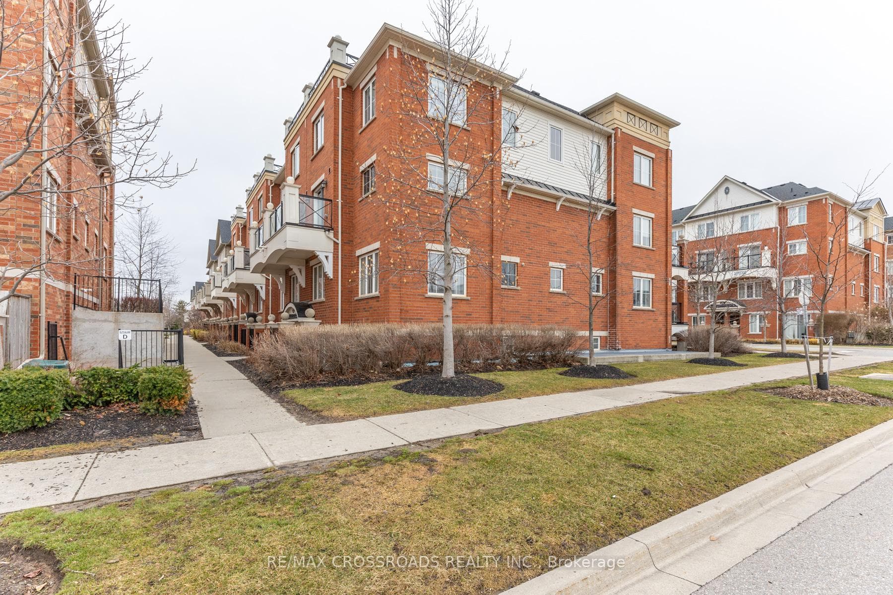2460 Post Road Unit 16, Oakville, ON L6H 0J2 - Photo 1
