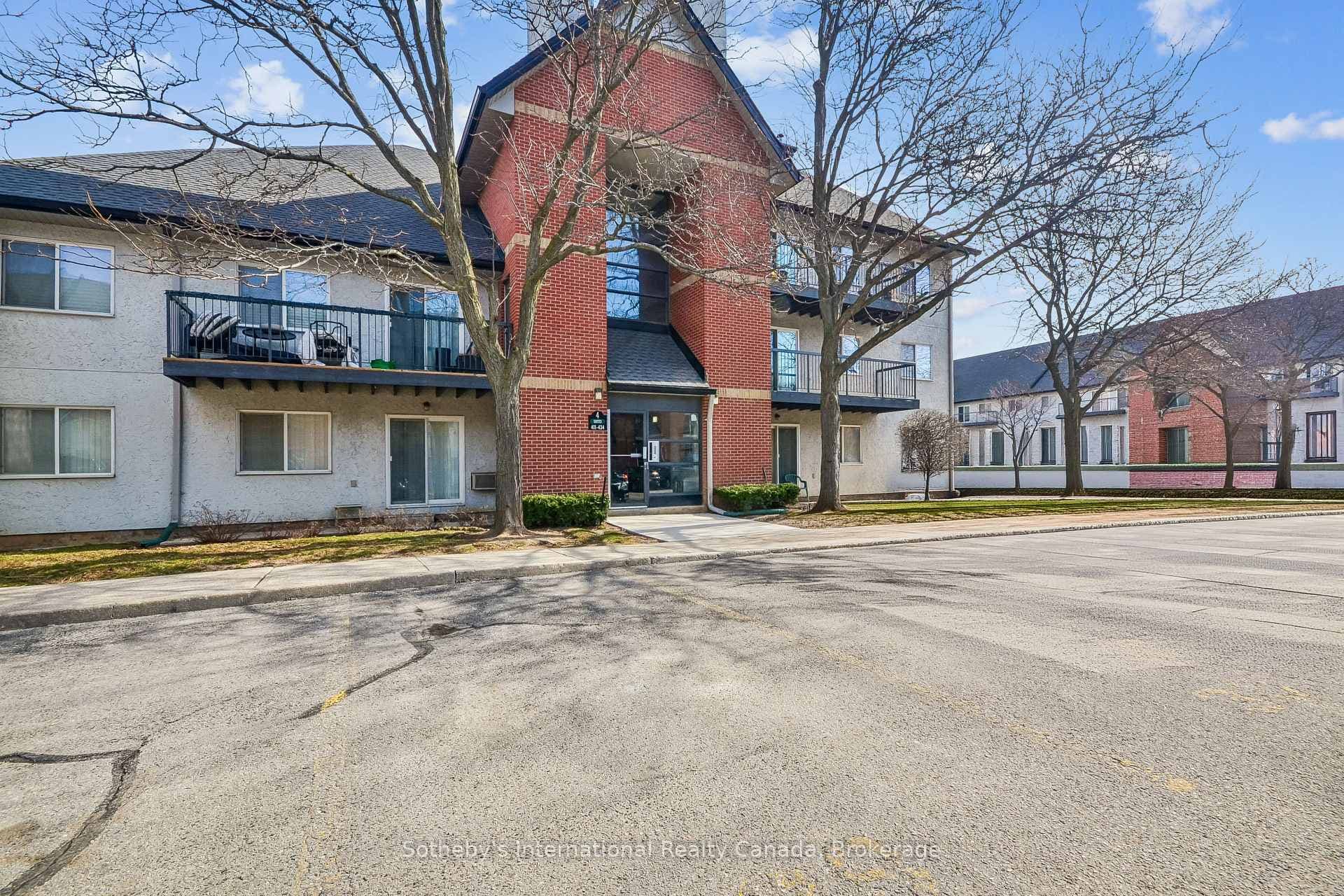 1450 Glen Abbey Gate Unit 434, Oakville