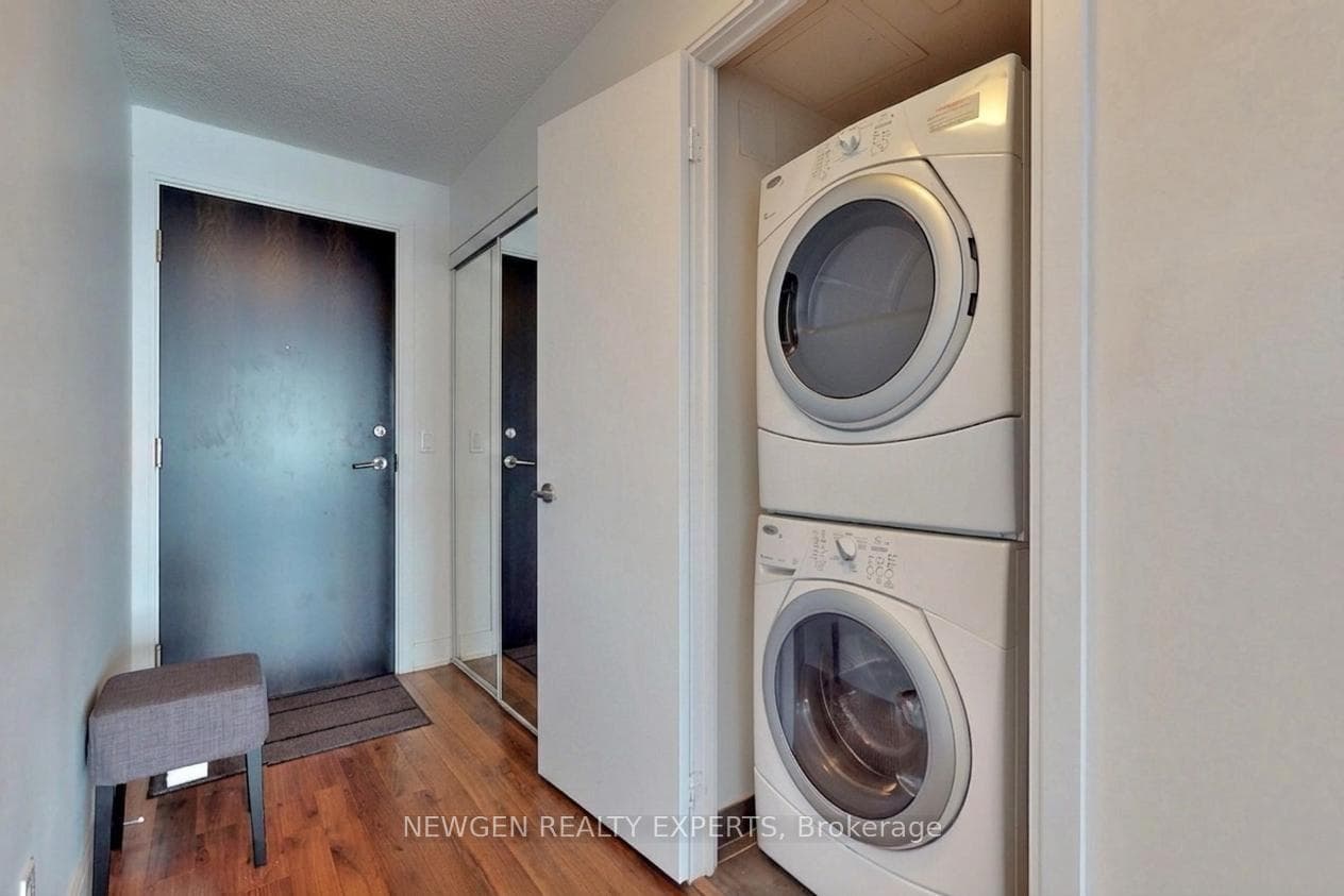 135 Village Green Square Unit 1015, Agincourt / Milliken, ON M1S 0L1 - Photo 1