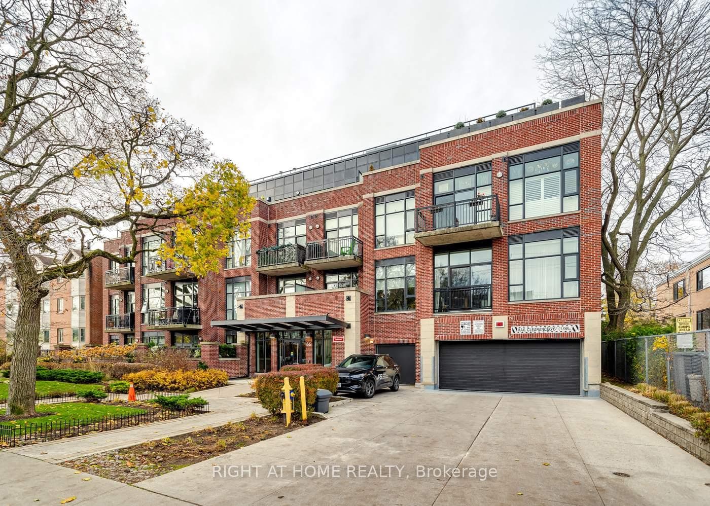 66 Kippendavie Avenue Unit 409, The Beaches / Upper Beaches, ON M4L 0A4 - Photo 1