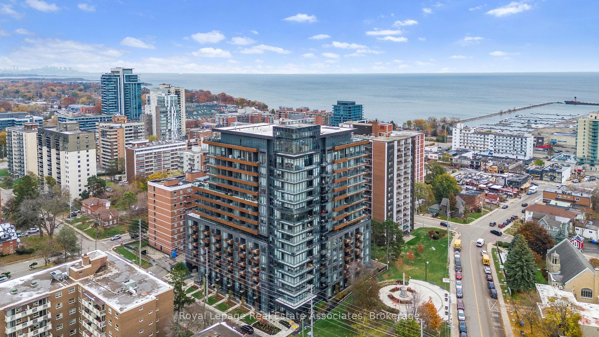 21 Park Street Unit 805, Mississauga, ON L5G 0C2 - Photo 1