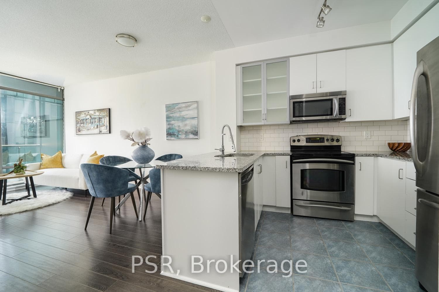 18 Yorkville Avenue Unit 2103, Annex / Yorkville / Summerhill, ON M4W 3Y8 - Photo 1