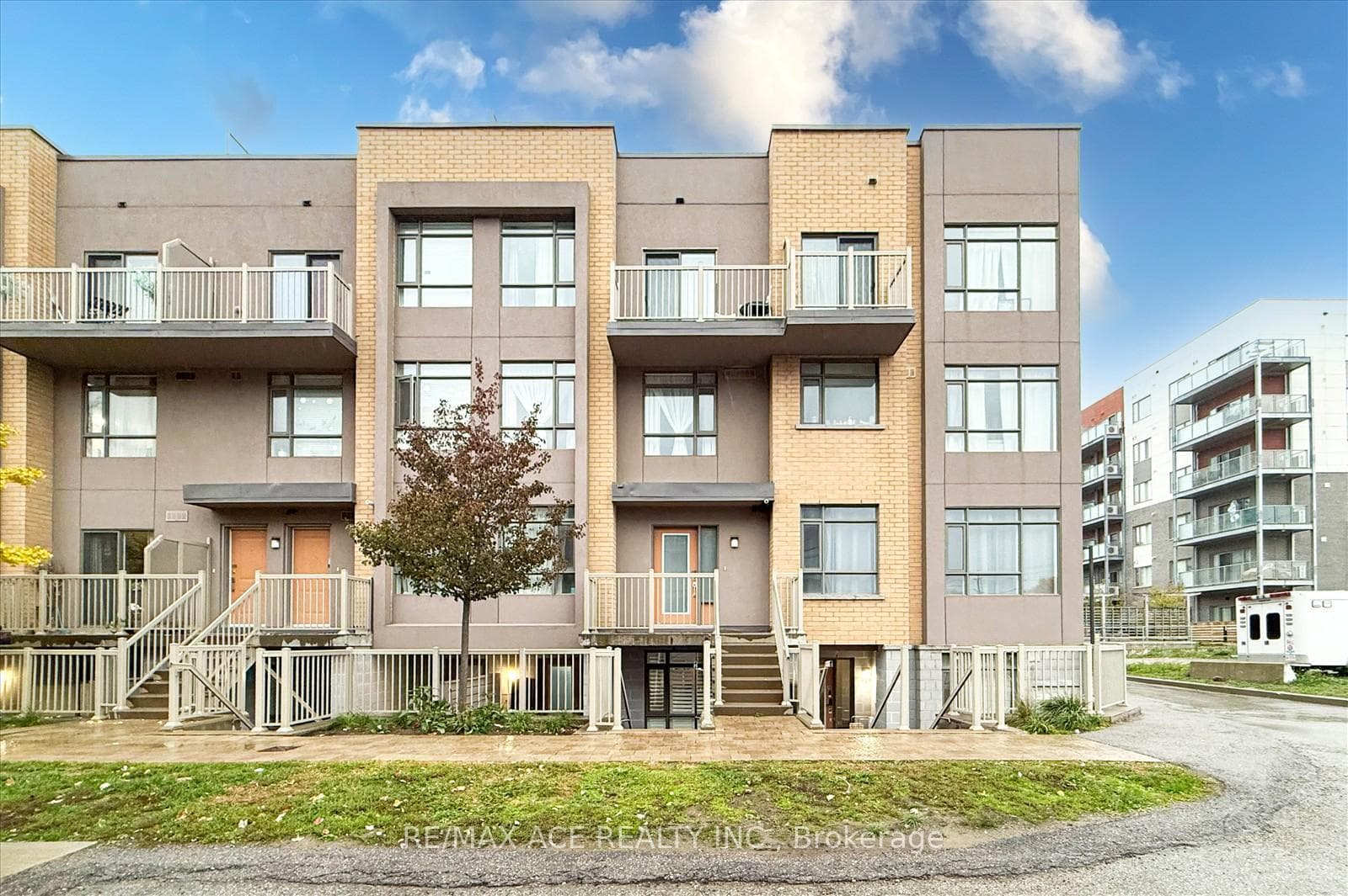 80 Orchid Place Drive Unit 106, Scarborough (Morningside / West Hill), ON M1B 0C4 - Photo 1