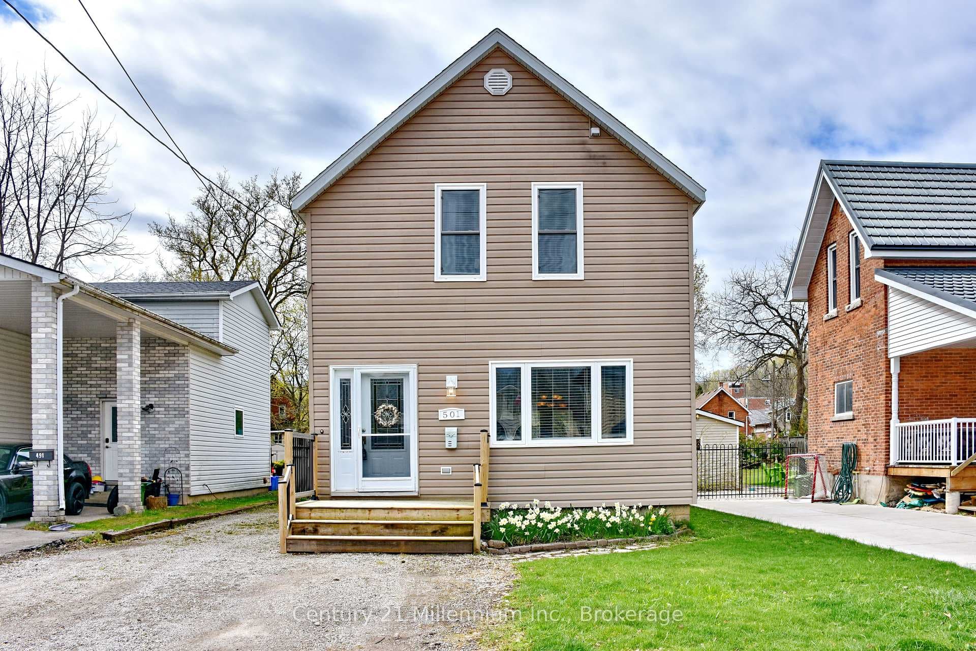 501 14th Street, Owen Sound, ON N4K 3Y3 - Photo 1