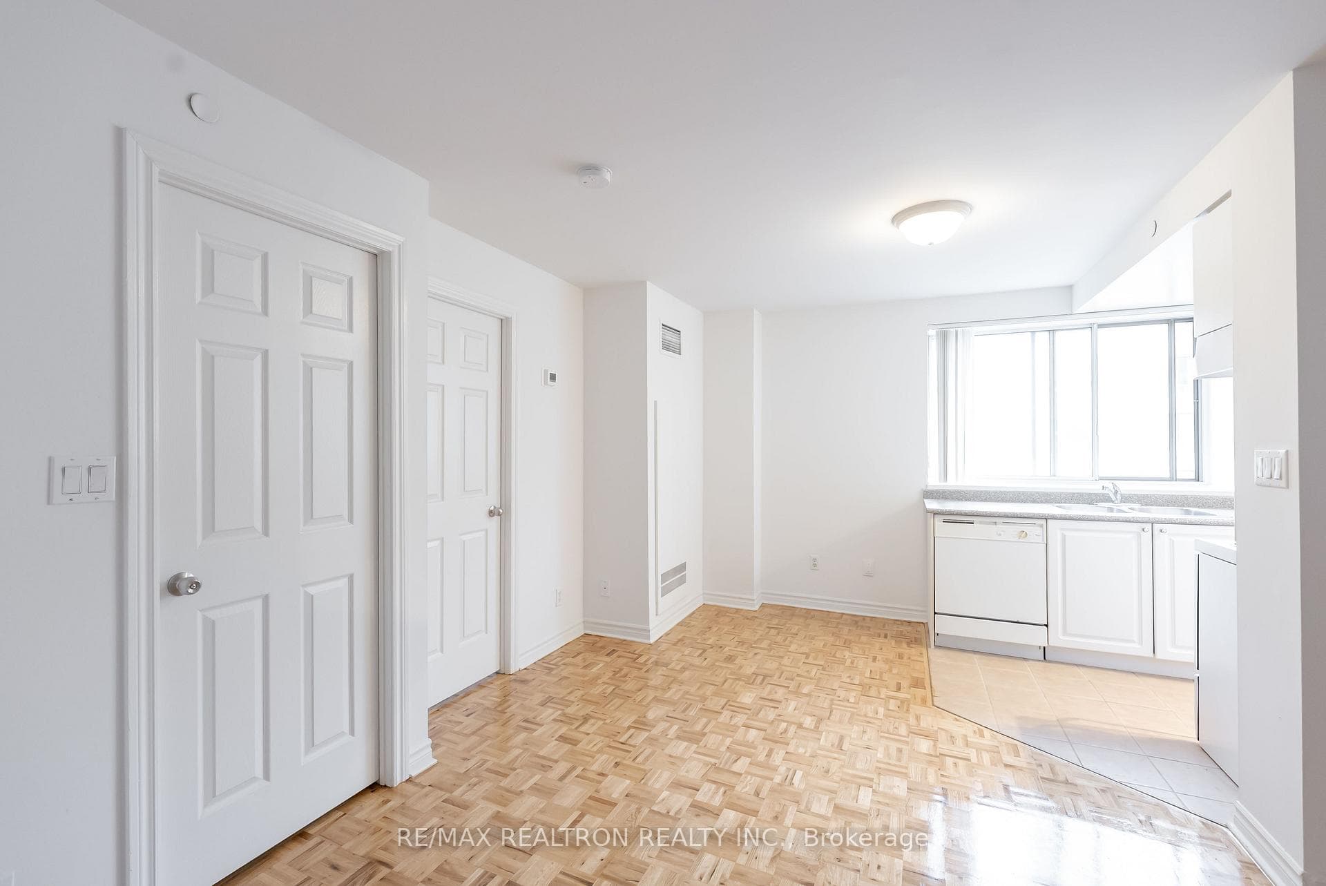 1407 Dupont Street Unit 107, Bloor West Village / Swansea, ON M6H 4J7 - Photo 1