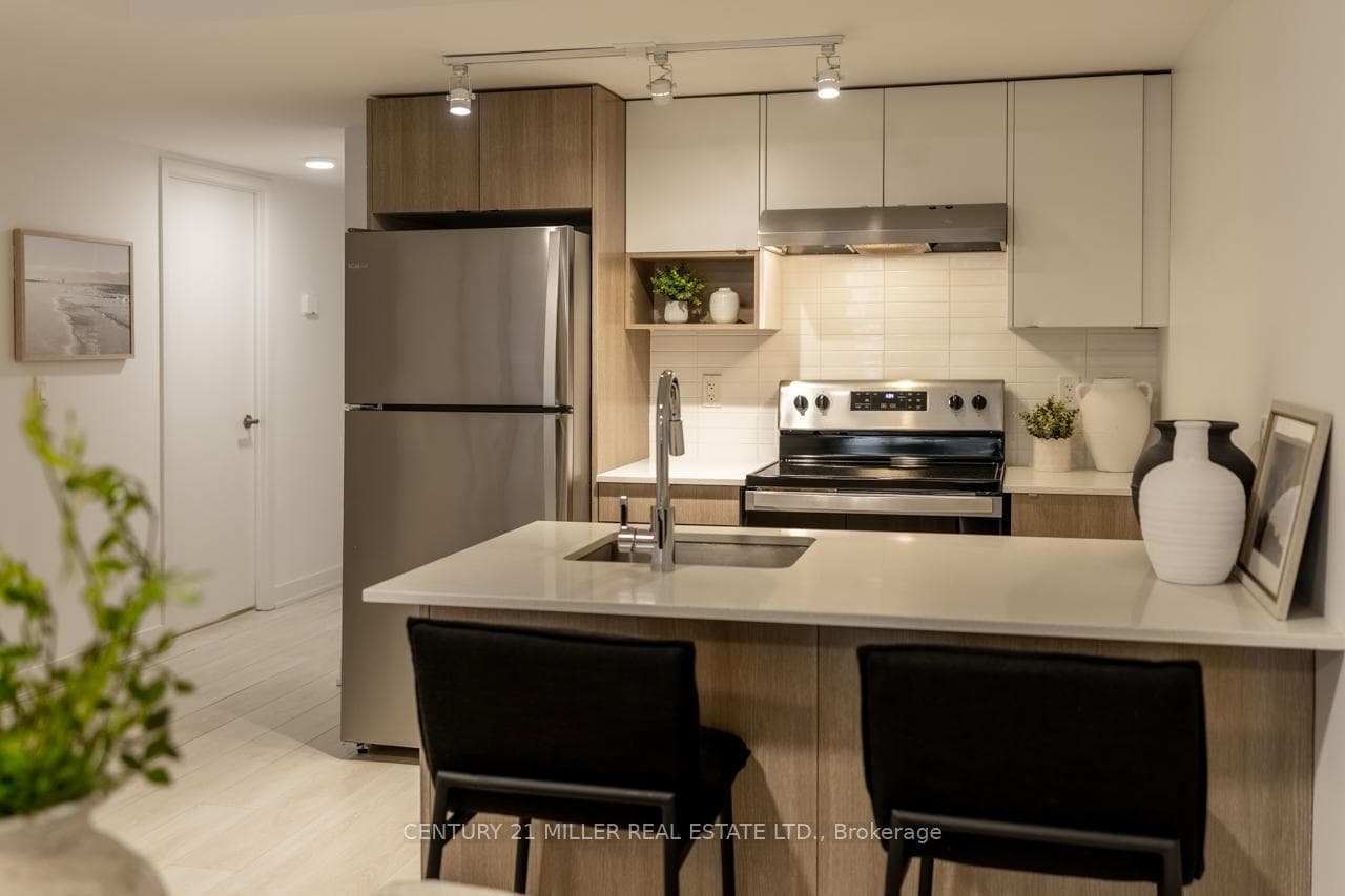 1129 Cooke Boulevard Unit 608, Burlington, ON L7T 0C3 - Photo 1