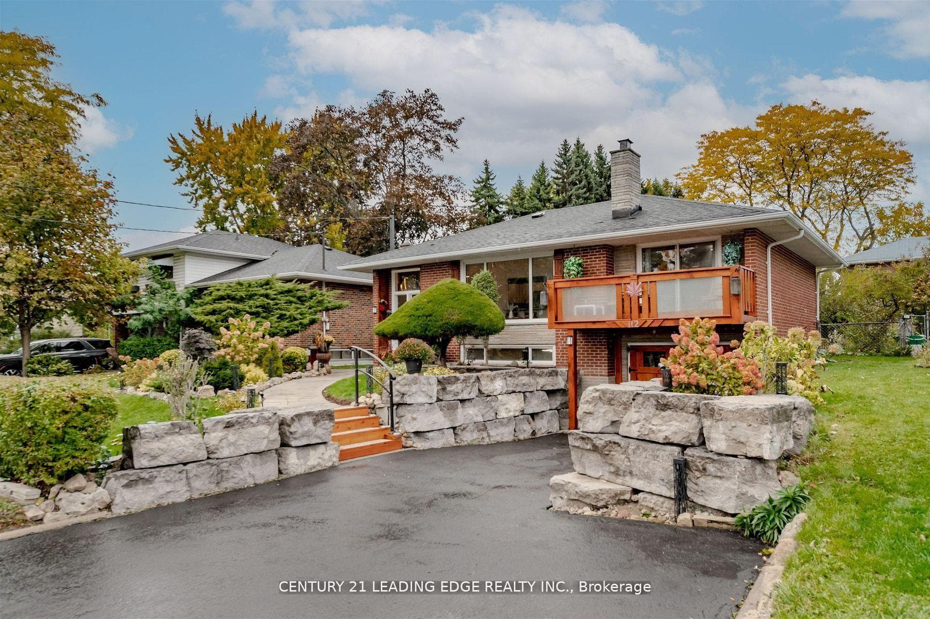 112 Wyndcliff Crescent, Don Mills / Parkwoods / Victoria Village, ON M4A 2K3 - Photo 1
