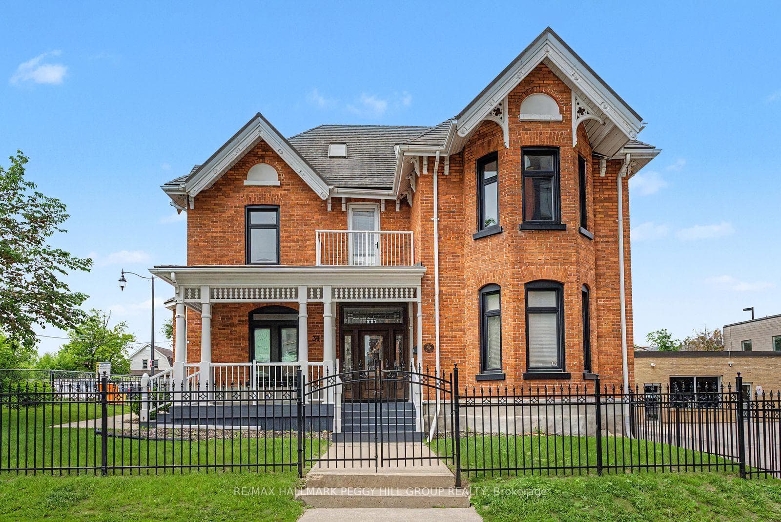 30 Mary Street, Barrie, ON L4N 1S8 - Photo 1
