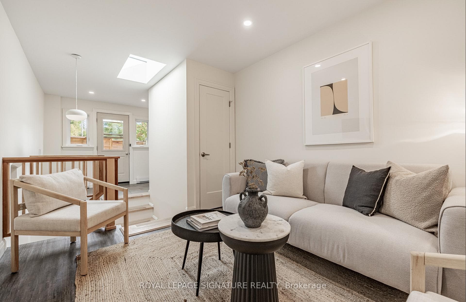 54 Pasadena Gardens Unit B, Bloor West Village / Swansea, ON M6S 4R5 - Photo 1