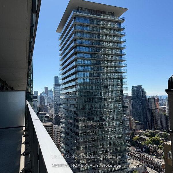 42 Charles Street Unit 3406, Regent Park / Cabbagetown / St. James Town, ON M4Y 1N3 - Photo 1
