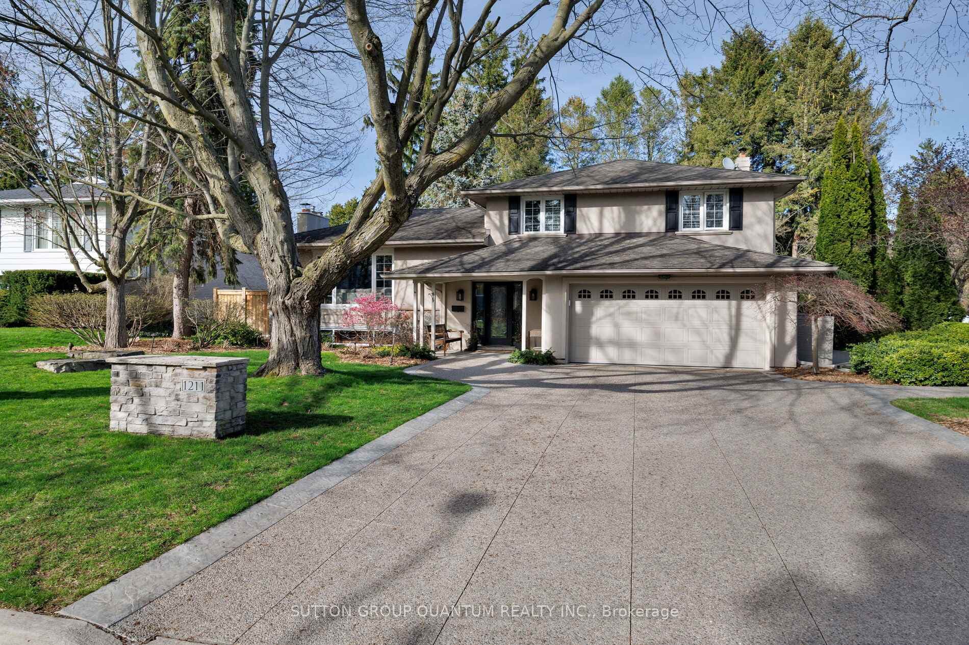 1211 Cloverbrae Crescent, Mississauga, ON L5H 2Z6 - Photo 1