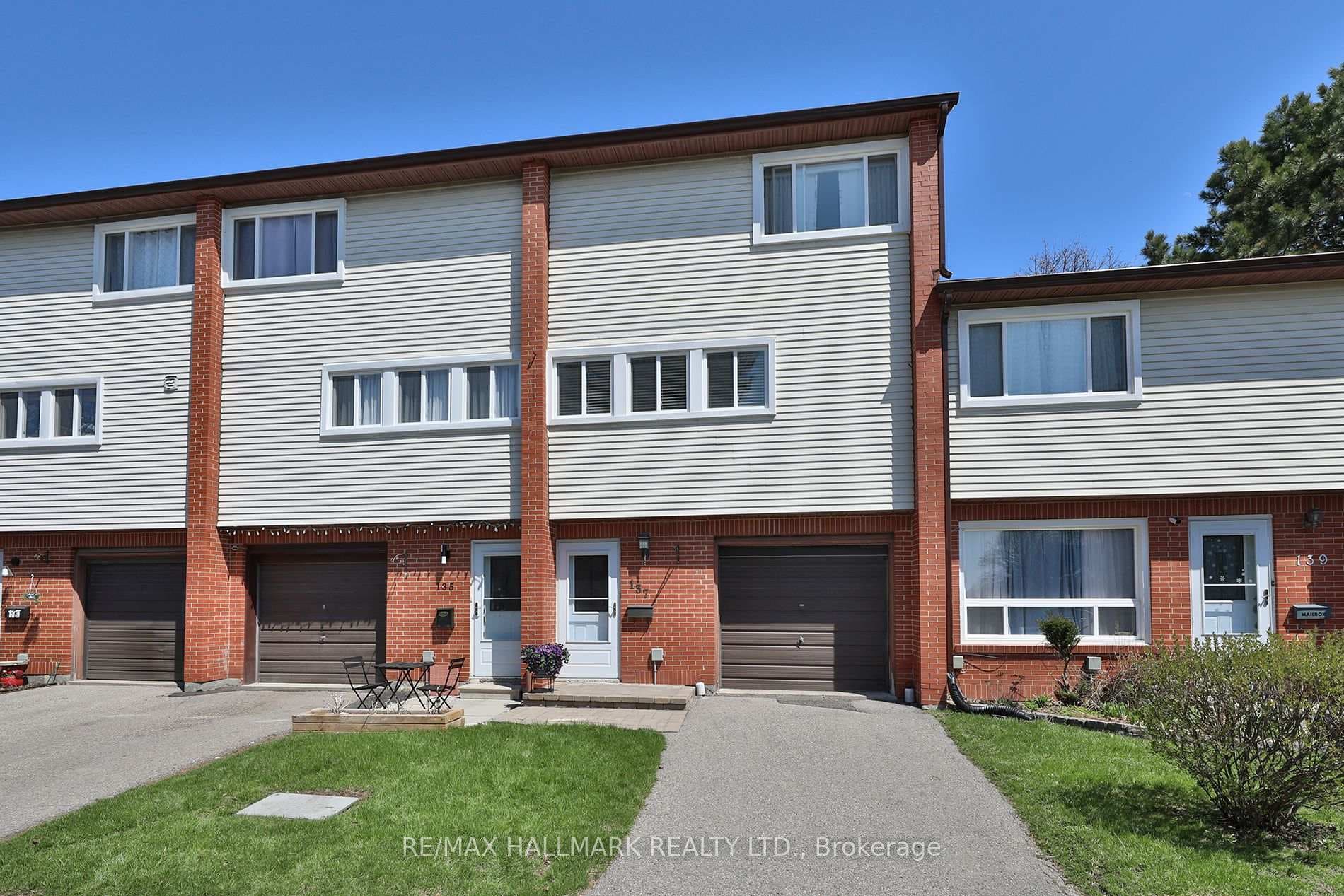 90 Wingarden Court Unit 137, Scarborough (Morningside / West Hill), ON M1B 2K3 - Photo 1