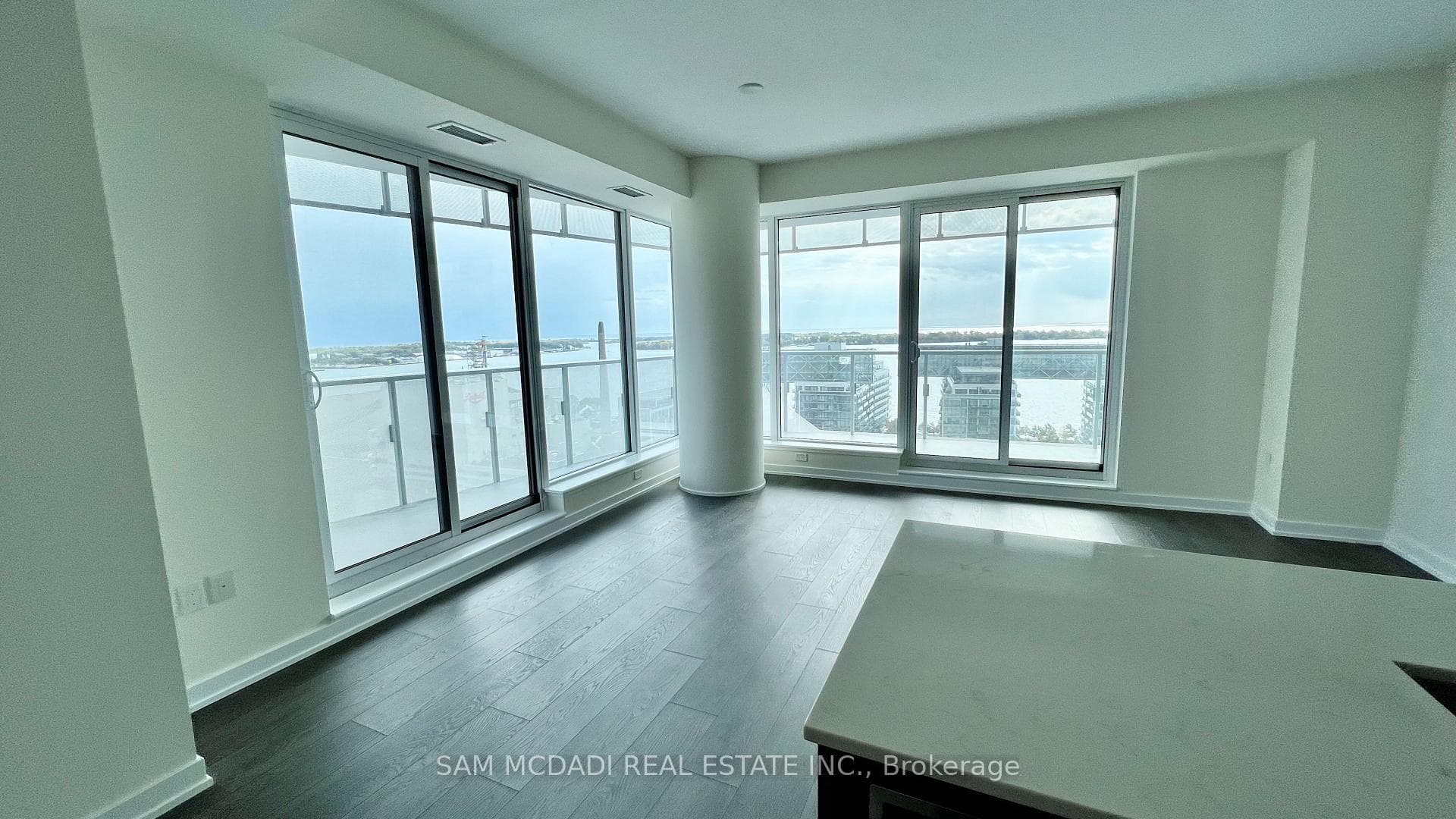 28 Freeland Street Unit 1809, Regent Park / Cabbagetown / St. James Town, ON M5E 0E3 - Photo 1