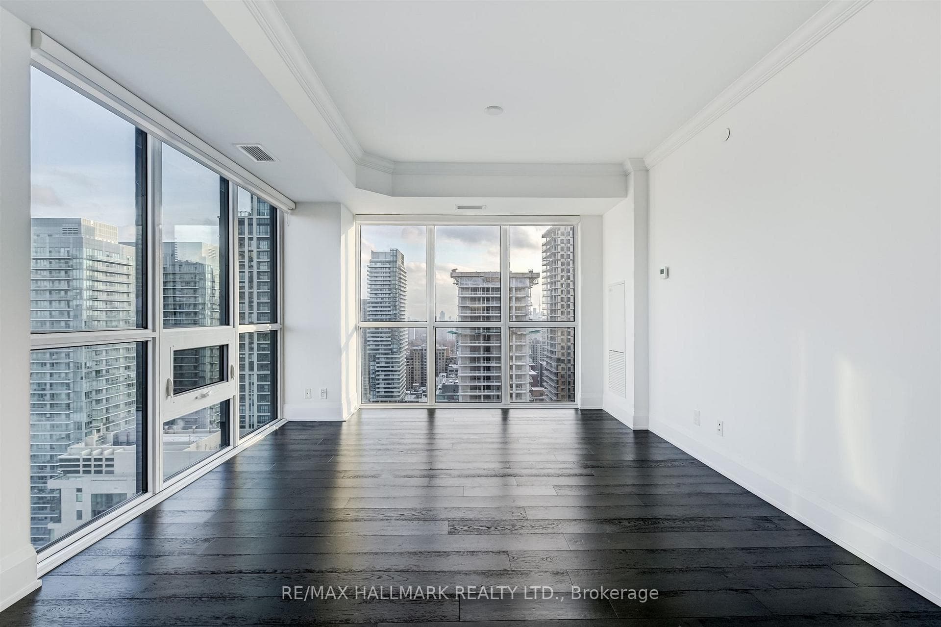 101 Erskine Avenue Unit 2907, Leaside / Davisville, ON M4P 1Y5 - Photo 1