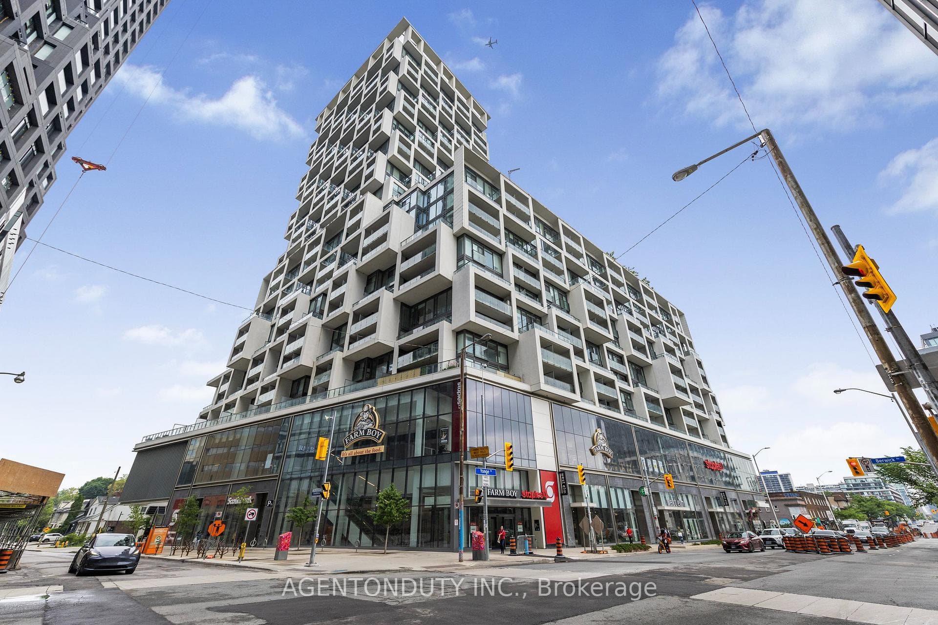 5 Soudan Avenue Unit 807, Leaside / Davisville, ON M4S 0B1 - Photo 1