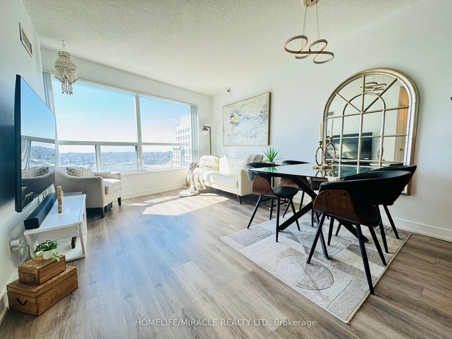 36 Lee Centre Drive Unit 2106, Scarborough (West Hill / Highland Creek), ON M1H 3K2 - Photo 1