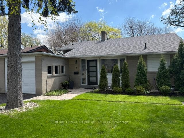 9 Hemford Crescent, Don Mills / Parkwoods / Victoria Village, ON M3B 2S4 - Photo 1