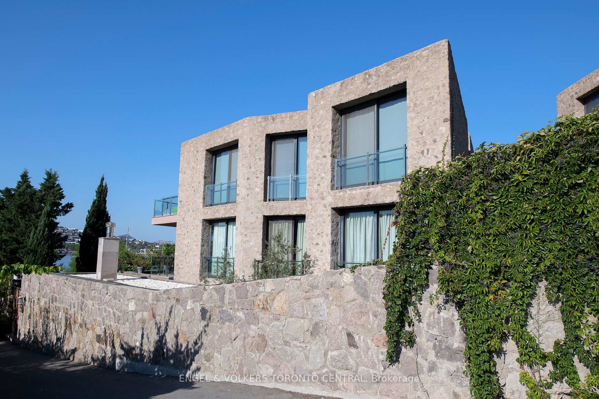 0 Tiklicik Bay, Gokcebel Mah, Sendogan Cad N/A Unit Terrace Suite, Out of Area, ON - Photo 1
